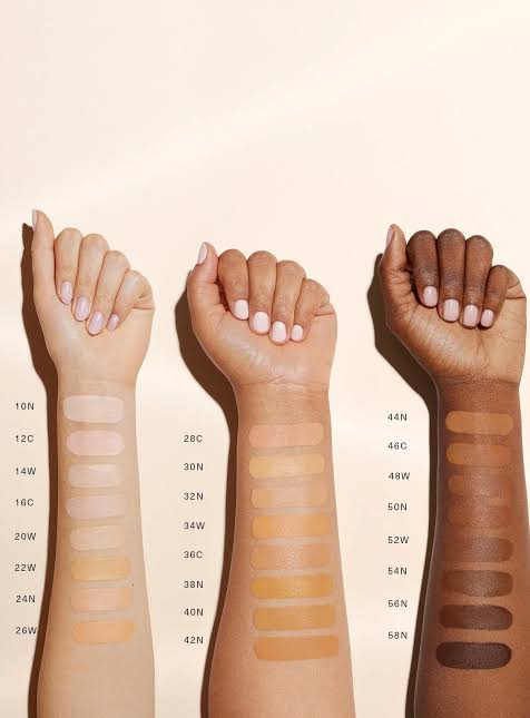 RARE BEAUTY Liquid Touch Weightless Foundation - 250W