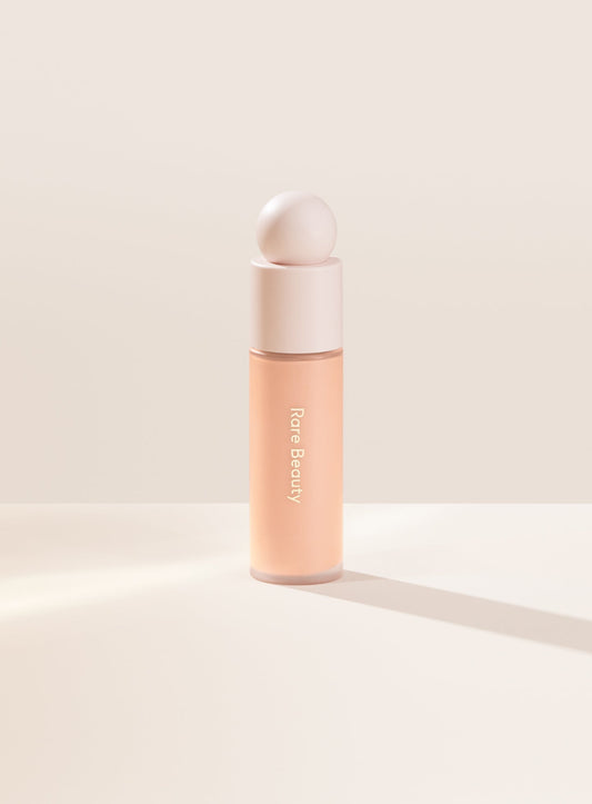 RARE BEAUTY Liquid Touch Weightless Foundation - 140C